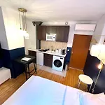 Pere Lachaise Apartments